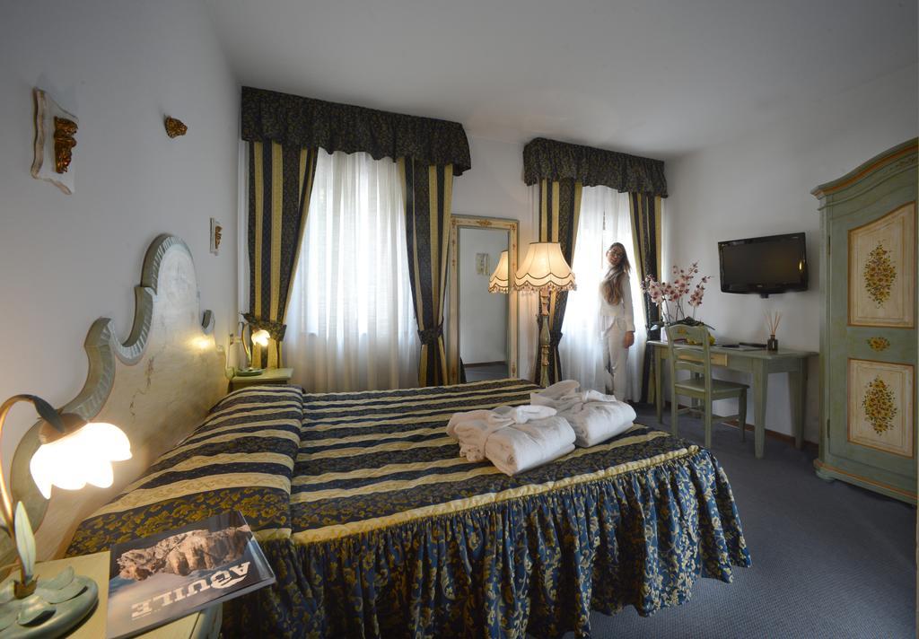 Hotel Margherita San Martino Di Castrozza Quarto foto
